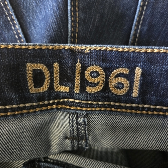 DL1961 Women's Cindy Stretch Boootcut Jeans Size 28 - Picture 6 of 8
